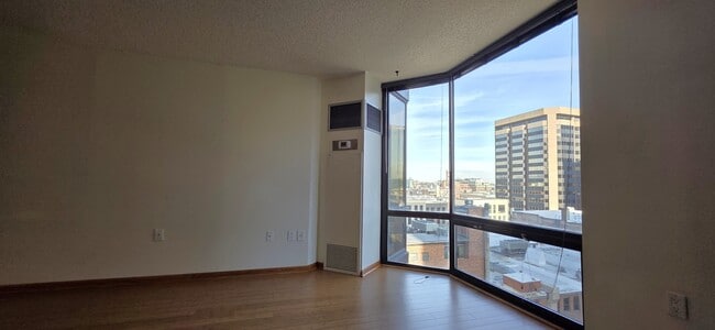 Building Photo - 1625 Larimer St