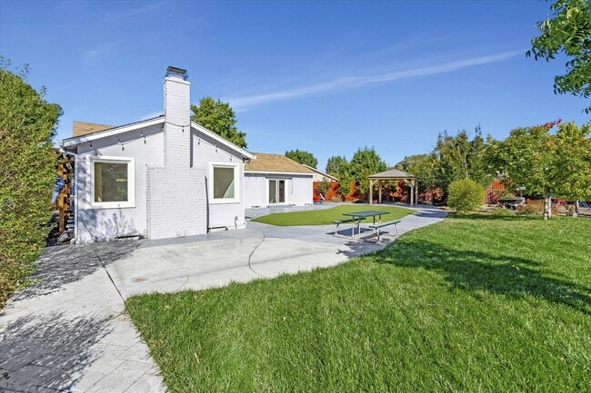 Building Photo - Remodeled 4-Bedroom San Jose Home With Lar...