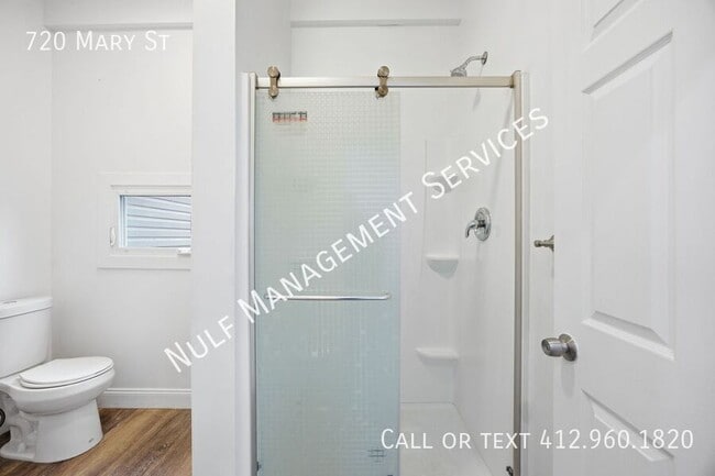 Building Photo - 720 Mary St