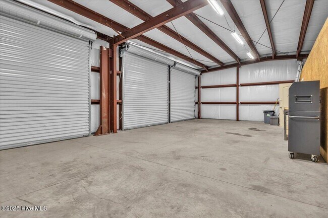 Building Photo - 7071 Old Oak Rd NW
