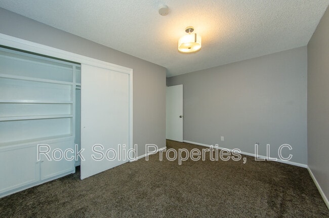 Building Photo - 5450 Atlantic Dr