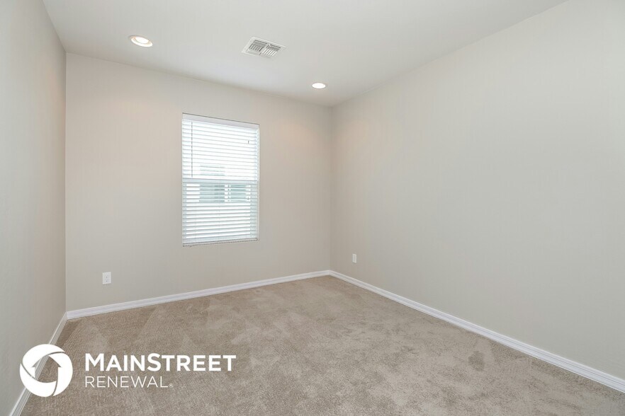 Building Photo - 2000 N 36th St