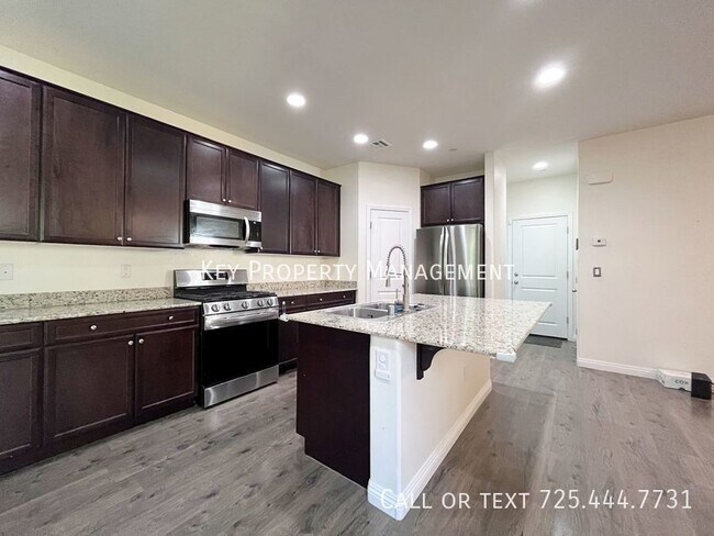 Building Photo - 2 STORY 3 BEDROOM 2.5 BATH + LOFT HOME IN ...