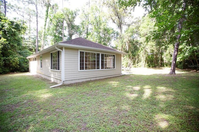 Building Photo - 2340 NW 16th Ave