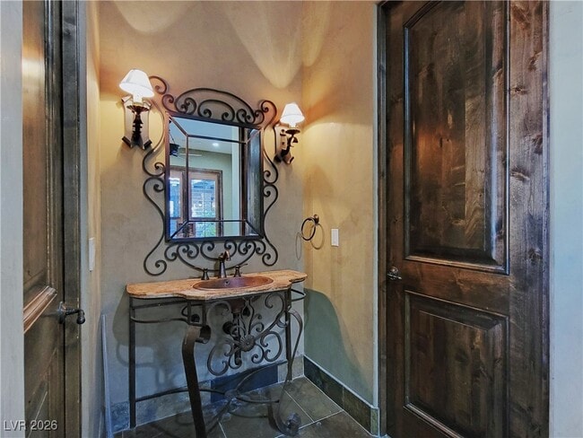 Building Photo - 4365 N Campbell Rd