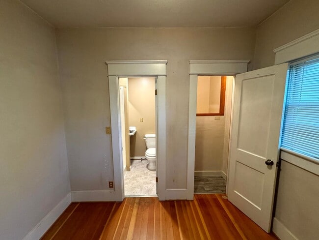 Building Photo - 4 Bedroom House Near Downtown Eugene