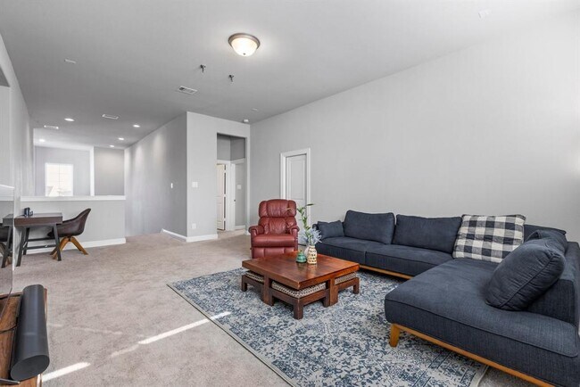 Building Photo - 2311 Pale Star Dr