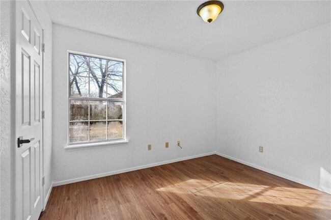 Building Photo - 2101 Blueberry Ln