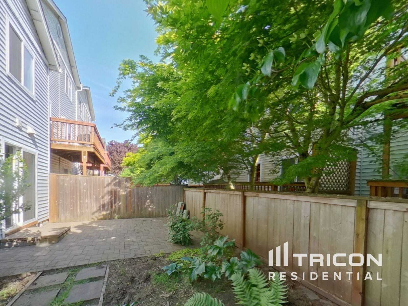 Building Photo - 1811 NE 89th Cir