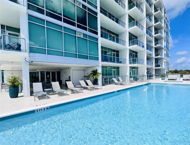 Building Photo - 101 S Eola Dr