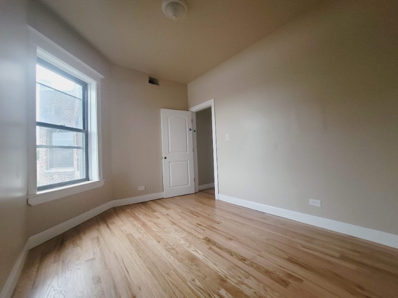 Building Photo - 7332 S Lowe Ave