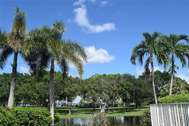 Building Photo - 991 Crestview Cir