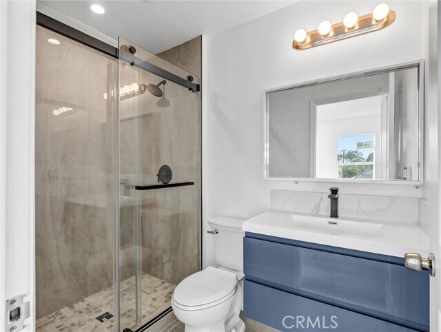 Building Photo - 1231 S Rowan Ave