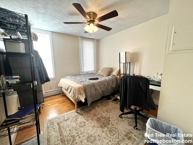 Building Photo - 10 Leverett St