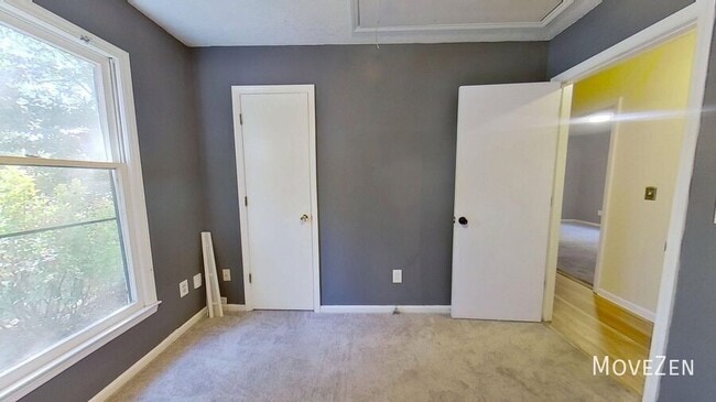 Building Photo - 307 Birds Nest Ct