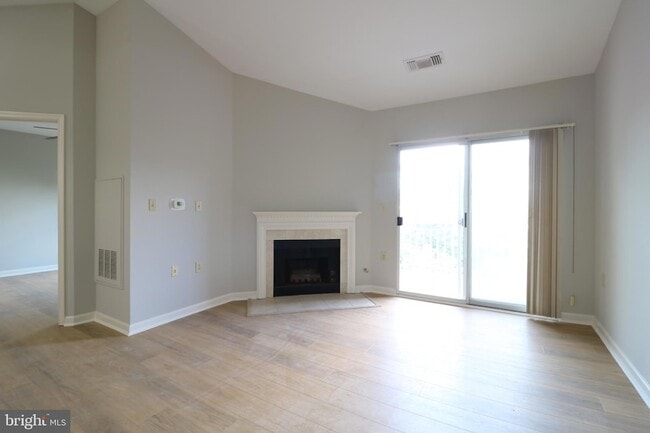 Building Photo - 2204 Westcourt Ln