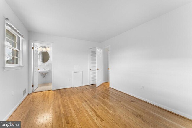 Building Photo - 12 Earlybird Ave