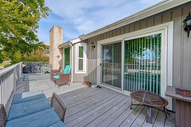 Building Photo - 131 Cove Cir
