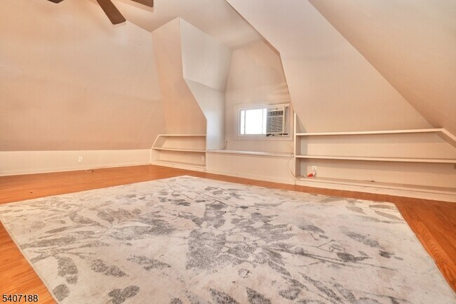 Building Photo - 1 Bell St