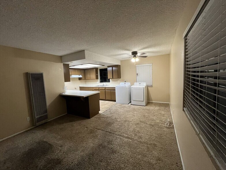 Building Photo - 4154 159th St