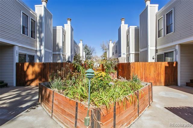 Building Photo - 1050 S Monaco St Pkwy