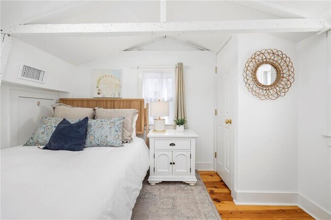 Building Photo - 36 William St