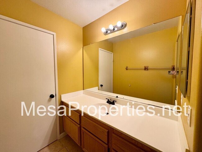 Building Photo - 14580 Maverick Pl