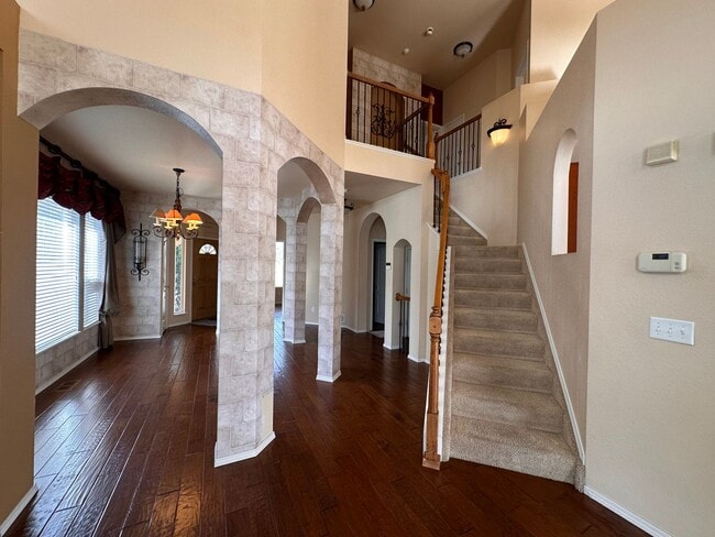 Building Photo - 2-Story in Pinecreek