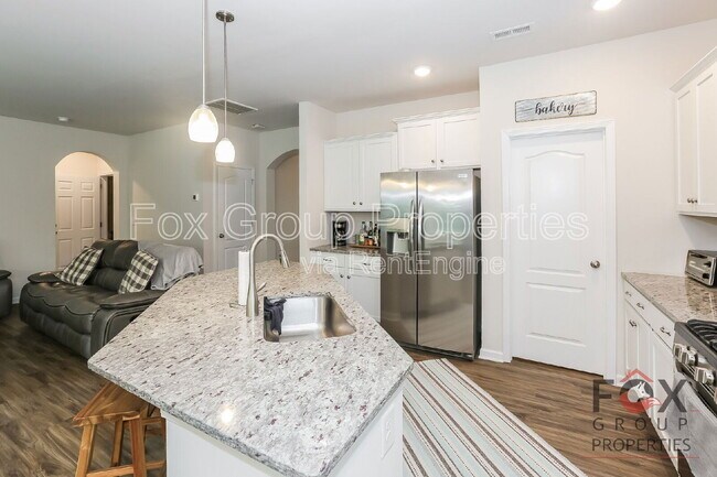 Building Photo - 200 Falls Cove Dr