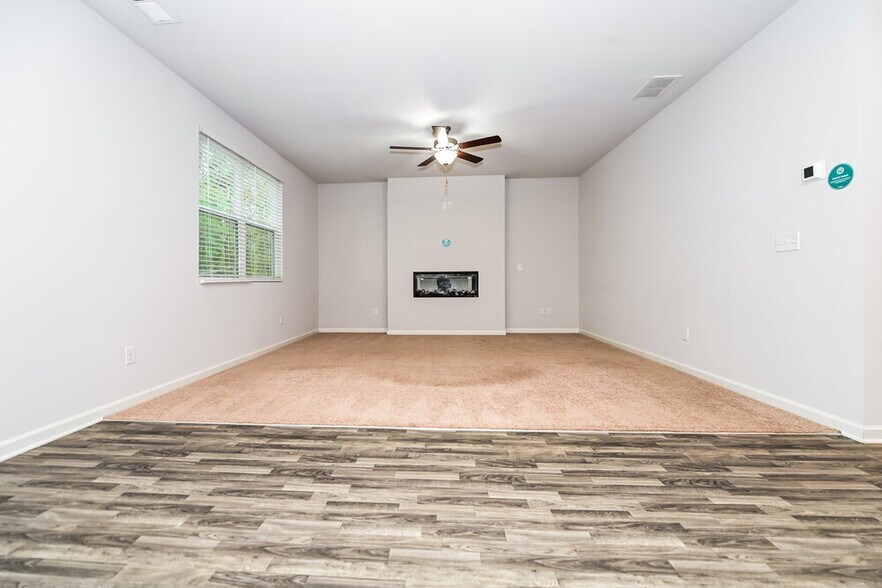 Building Photo - 195 Hamilton Pointe Dr