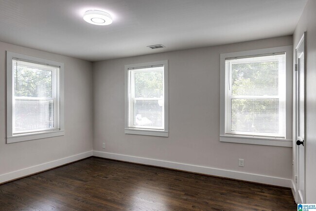 Building Photo - 1700 Valley Ave