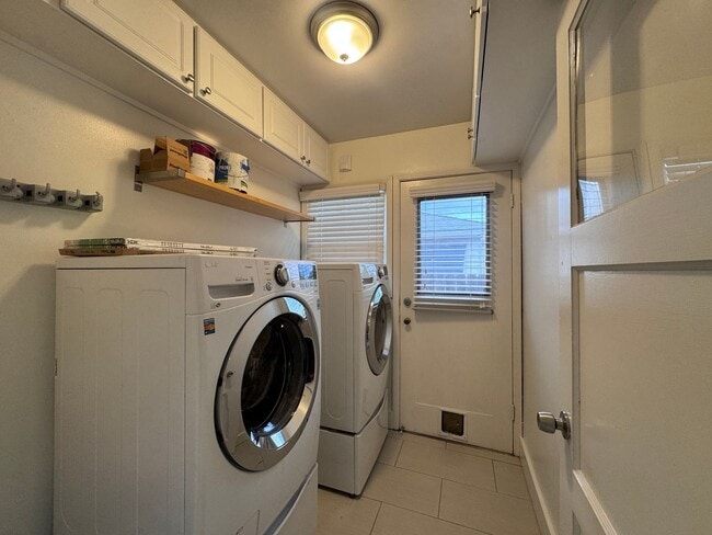 Building Photo - 562 Lagomarsino Way