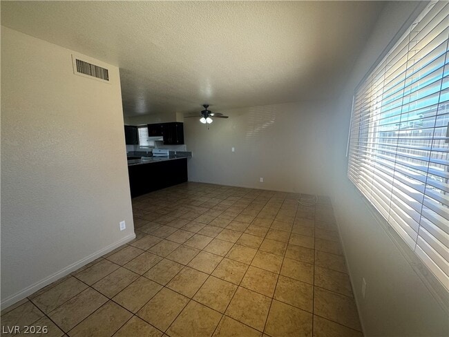 Building Photo - 4360 Twin View Cir