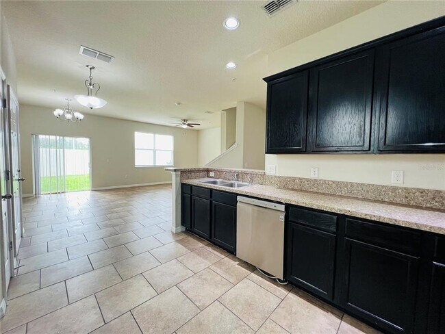 Building Photo - 6570 S Goldenrod Rd