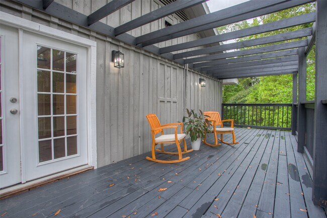 Building Photo - 6016 Teas Nursery Rd