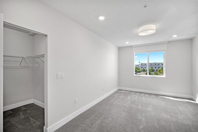 Building Photo - 10270 NW 66th St