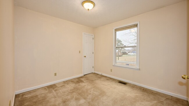 Building Photo - For Rent: 3BR, 2BA home with garage for rent.