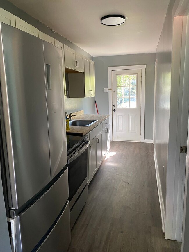 Building Photo - 1 bd duplex