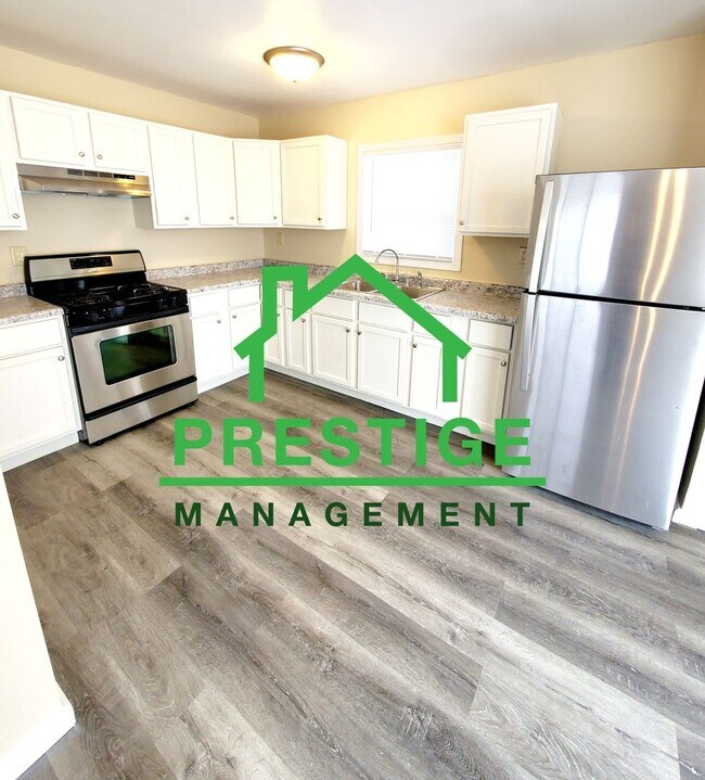 Building Photo - 3 bedroom 1 bath Updated Home Sec 8 welcome