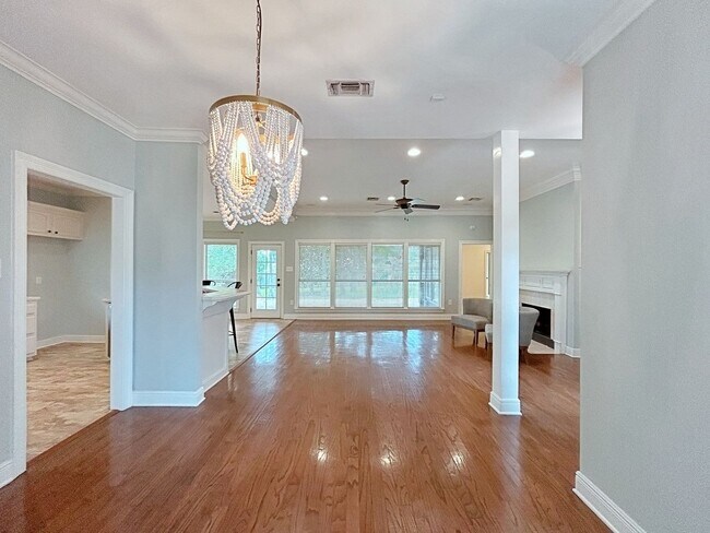 Building Photo - 3919 Meadow Ridge Dr