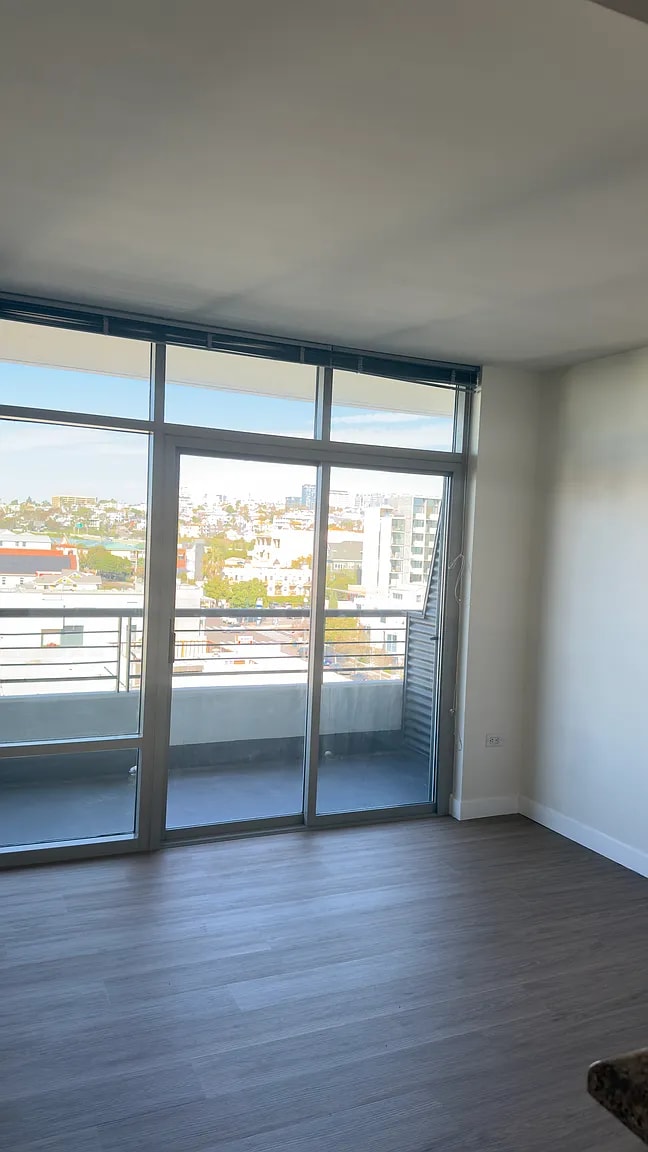 Building Photo - 425 W Beech St