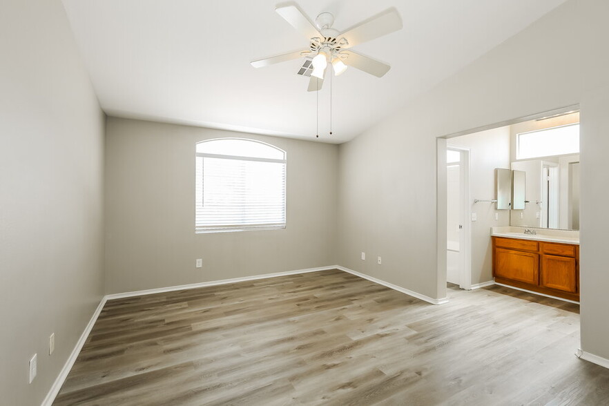 Building Photo - 1737 Villa Vista Way