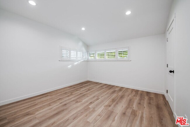 Building Photo - 16517 Hartsook St