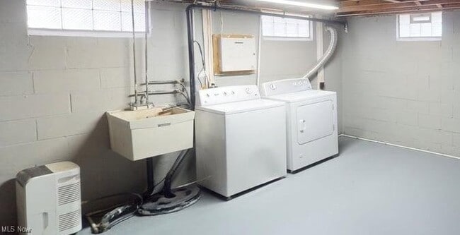 Building Photo - 4131 Burton Dr