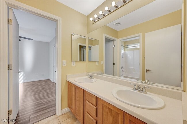 Building Photo - 10644 Tray Mountain Ave