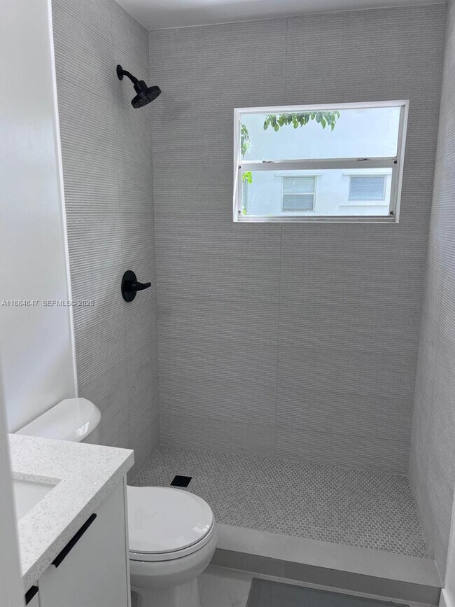 Building Photo - 7820 NE Bayshore Ct