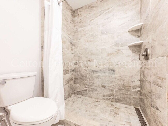 Building Photo - 202 Crooked Creek Rd