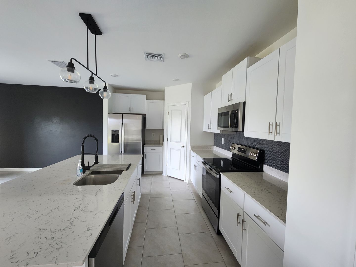 Building Photo - Beautiful New Construction Spacious Home in Savannah Lakes Community