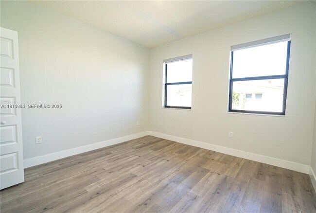 Building Photo - 10574 NW 81st Terrace