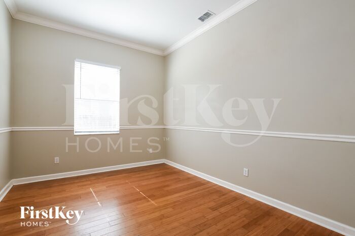 Building Photo - 3010 Linmont Ln